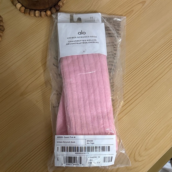 ALO Yoga Other - ALO Yoga Unisex Scrunch Sock in Sweet Pink
